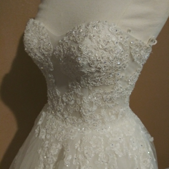 Wedding dress - Picture 3 of 3